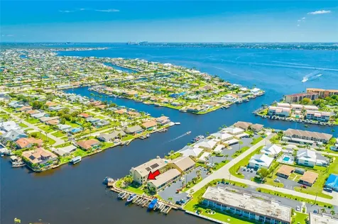 1903 SE 40th Terrace Cape Coral FL 33904