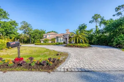 3905 Trentwood Place Sarasota FL 34243
