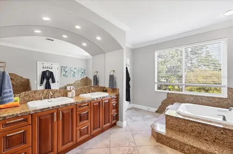 3905 Trentwood Place Sarasota FL 34243