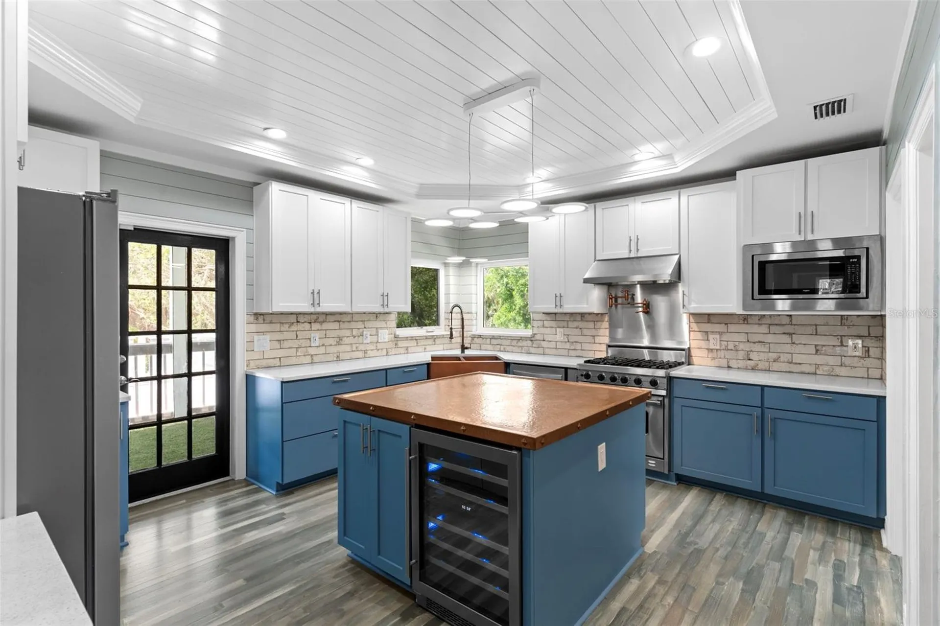 380 Wellington Avenue Oldsmar FL 34677