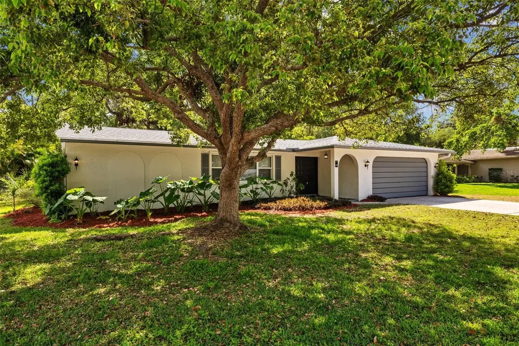 1905 Oro Court Clearwater FL 33764