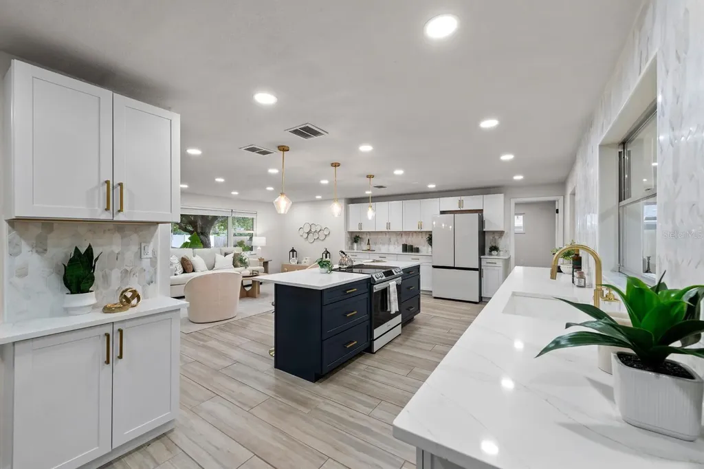 1905 Oro Court Clearwater FL 33764