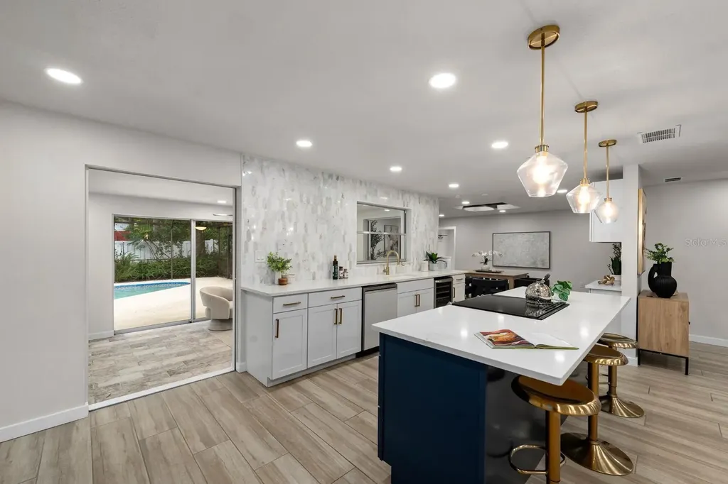 1905 Oro Court Clearwater FL 33764