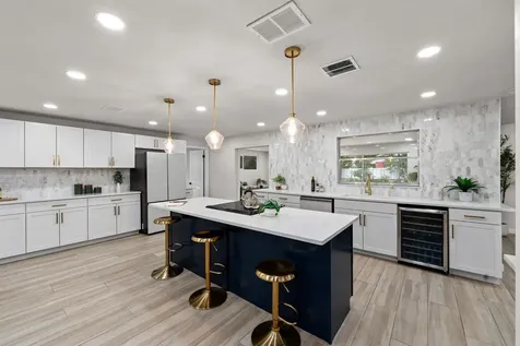 1905 Oro Court Clearwater FL 33764