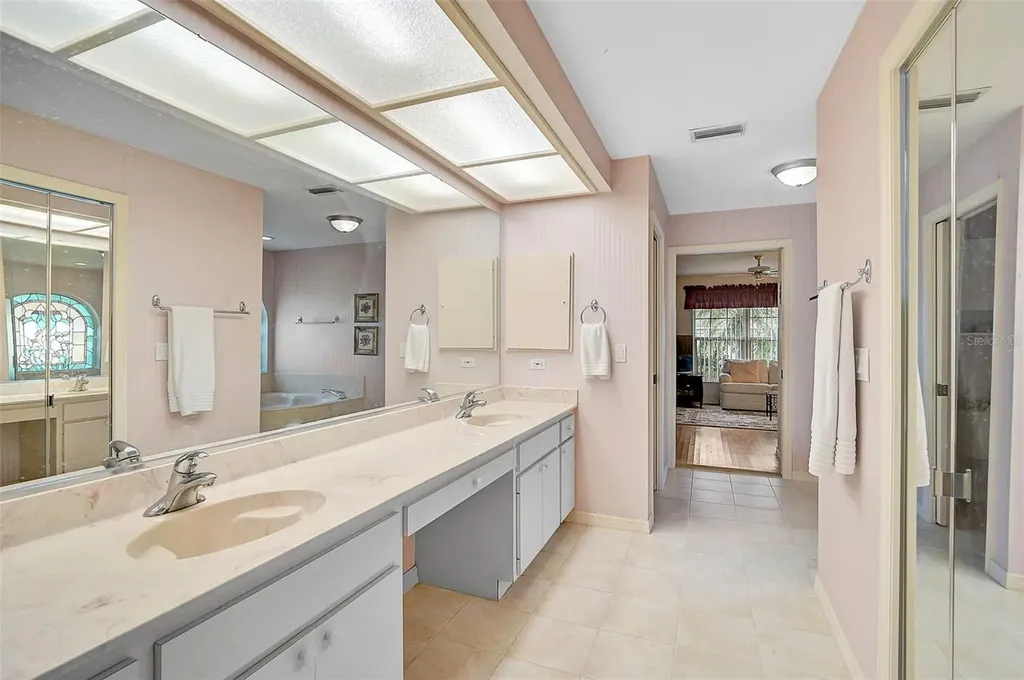 4360 Presidential Avenue Circle E Bradenton FL 34203