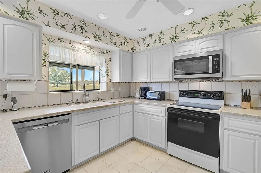 4360 Presidential Avenue Circle E Bradenton FL 34203