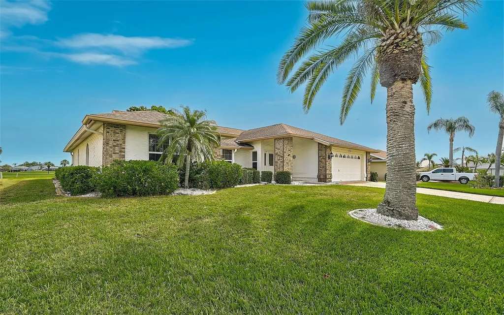 4360 Presidential Avenue Circle E Bradenton FL 34203