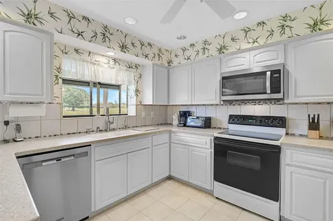 4360 Presidential Avenue Circle E Bradenton FL 34203