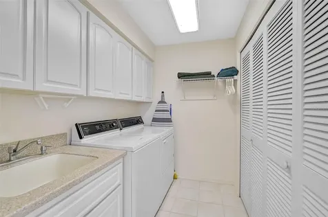 4360 Presidential Avenue Circle E Bradenton FL 34203