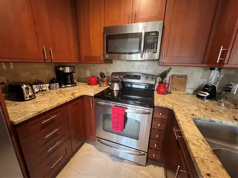 850 S Tamiami Trail Sarasota FL 34236