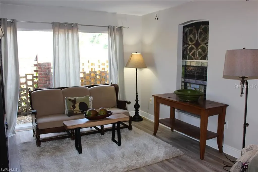 1605 Oakley Avenue Fort Myers FL 33901