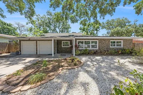 1557 Robinson Drive N St Petersburg FL 33710
