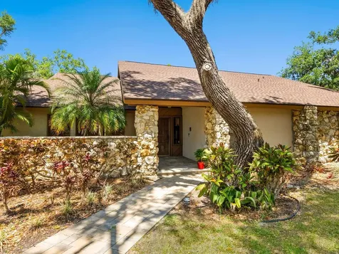 4917 Hidden Oaks Trail Sarasota FL 34232
