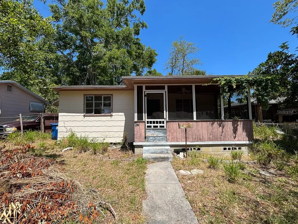 655 36th Avenue S St Petersburg FL 33705