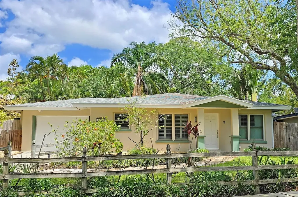 3004 Bay Shore Circle Sarasota FL 34234
