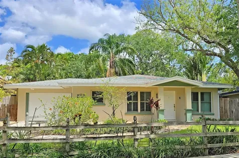 3004 Bay Shore Circle Sarasota FL 34234