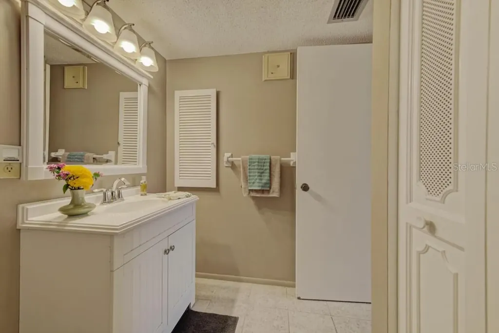 3690 Pinecrest Street Sarasota FL 34232
