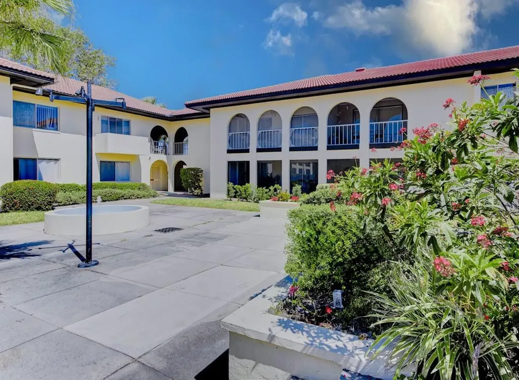 3690 Pinecrest Street Sarasota FL 34232