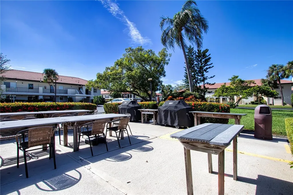 3690 Pinecrest Street Sarasota FL 34232
