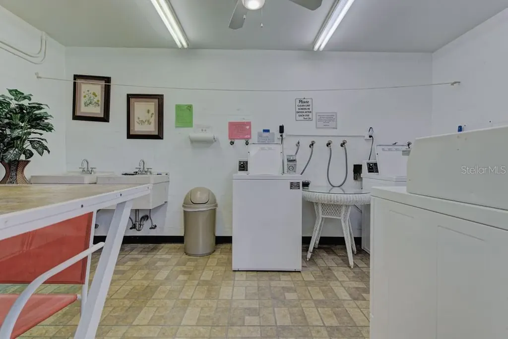 3690 Pinecrest Street Sarasota FL 34232