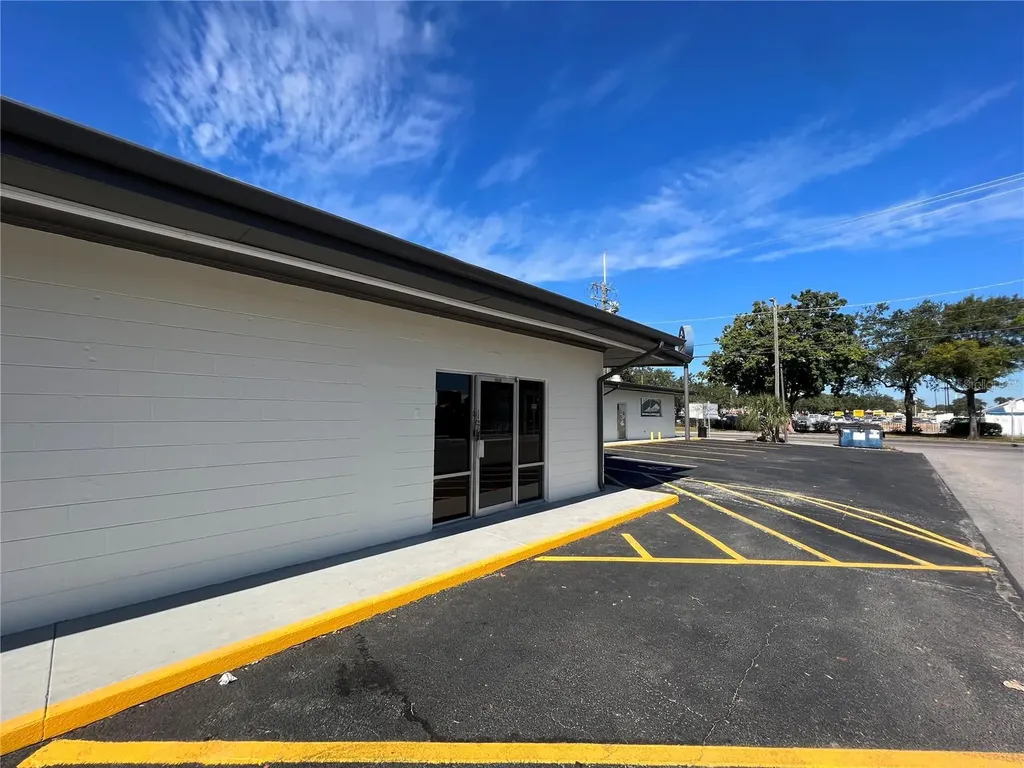 8610 N Suwanee Avenue Tampa FL 33604