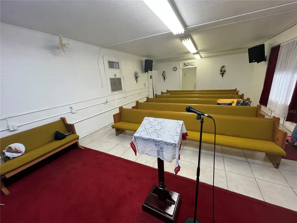 8610 N Suwanee Avenue Tampa FL 33604