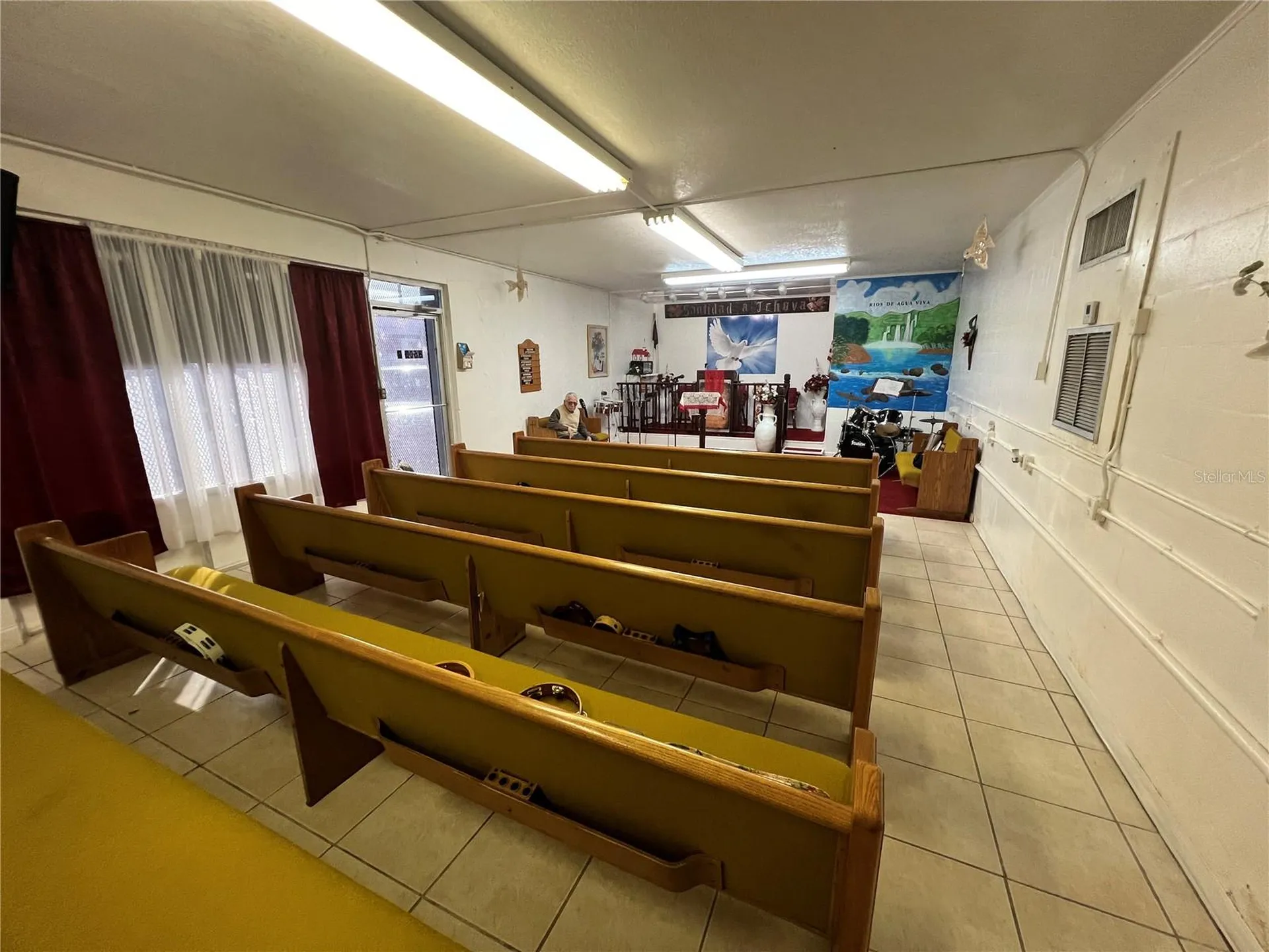8610 N Suwanee Avenue Tampa FL 33604
