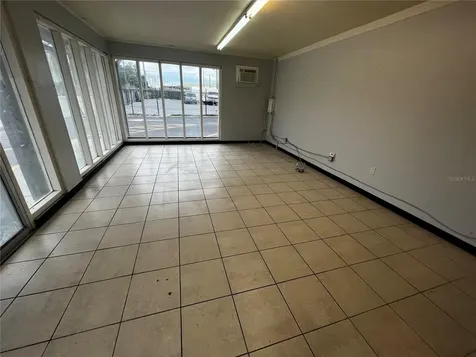 8610 N Suwanee Avenue Tampa FL 33604