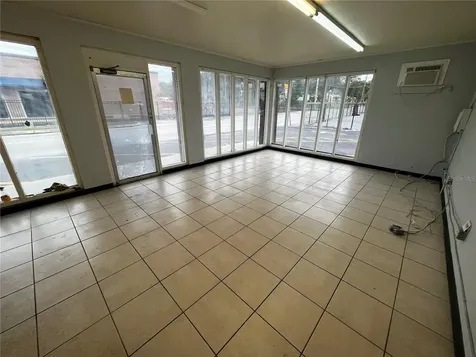 8610 N Suwanee Avenue Tampa FL 33604