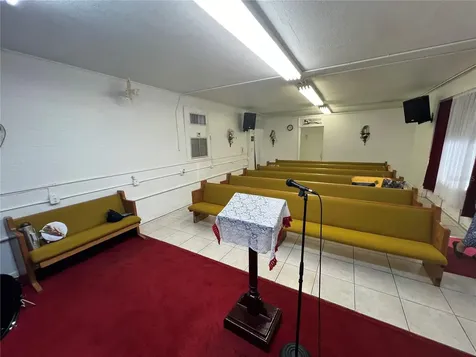 8610 N Suwanee Avenue Tampa FL 33604