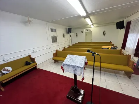 8610 N Suwanee Avenue Tampa FL 33604