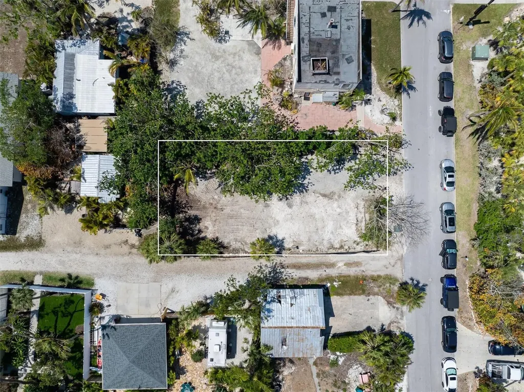 6981 Lois Avenue Longboat Key FL 34228