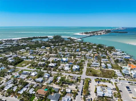 6981 Lois Avenue Longboat Key FL 34228