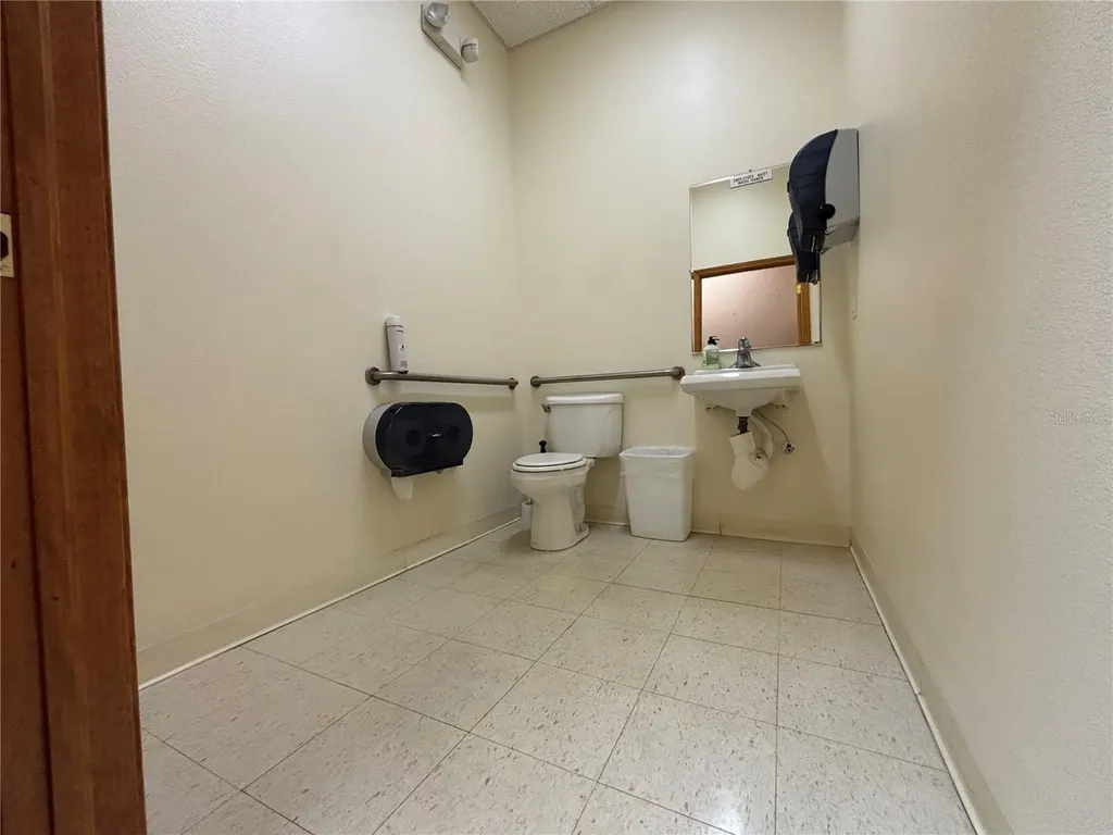 2855 Alt 19 Palm Harbor FL 34683