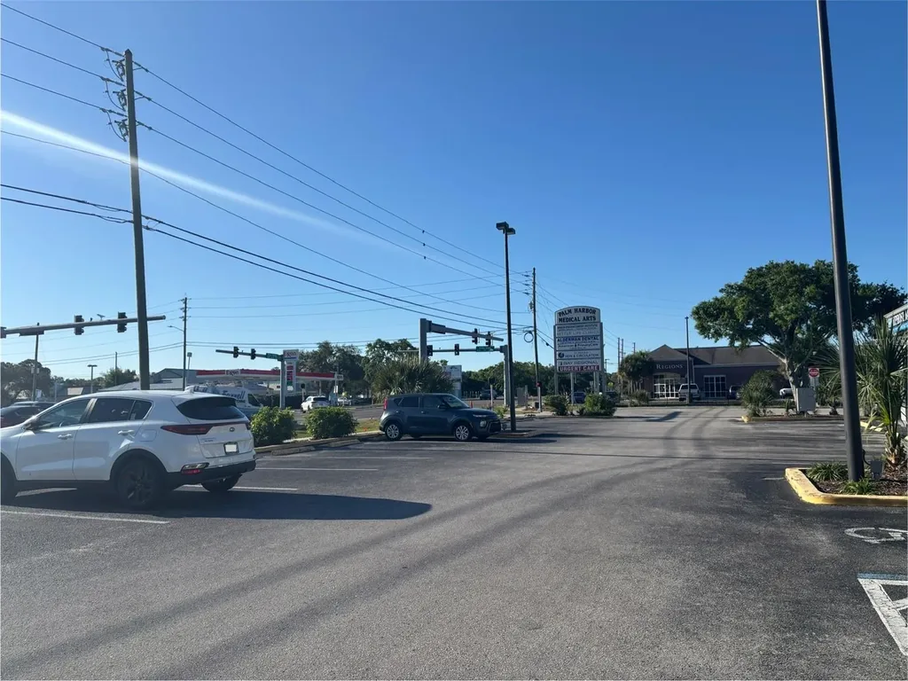2855 Alt 19 Palm Harbor FL 34683
