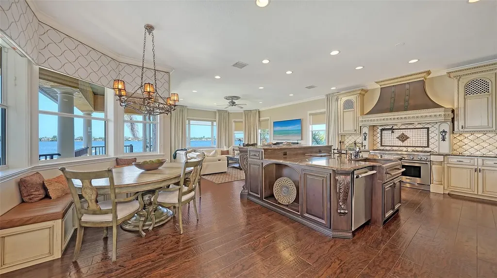 7342 Captain Kidd Avenue Sarasota FL 34231