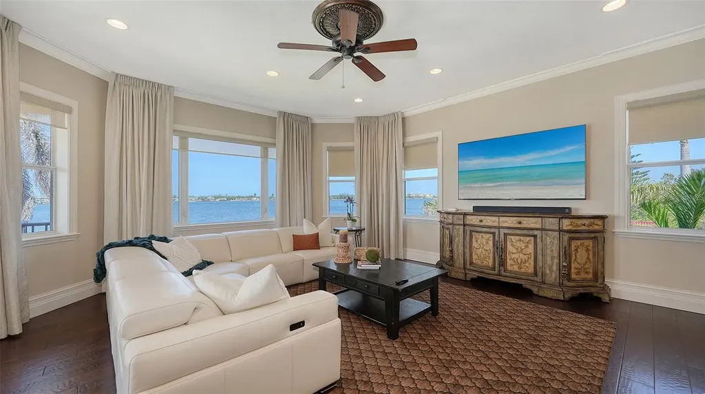 7342 Captain Kidd Avenue Sarasota FL 34231