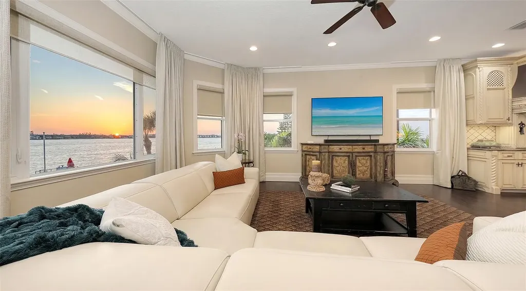 7342 Captain Kidd Avenue Sarasota FL 34231