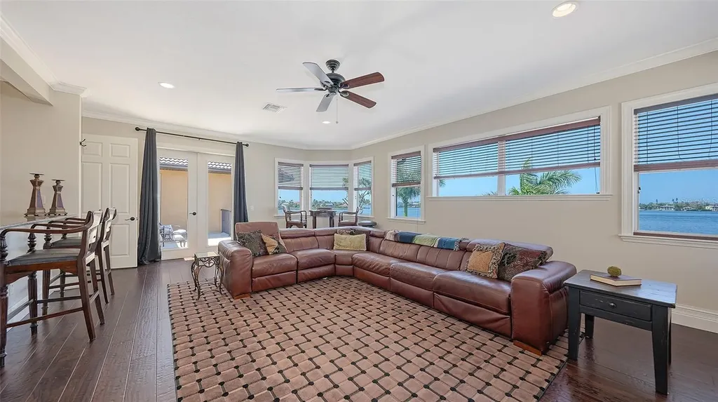 7342 Captain Kidd Avenue Sarasota FL 34231