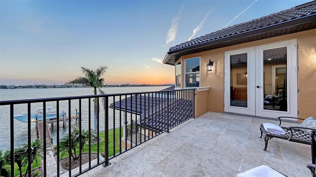 7342 Captain Kidd Avenue Sarasota FL 34231