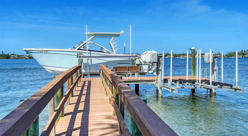 7342 Captain Kidd Avenue Sarasota FL 34231