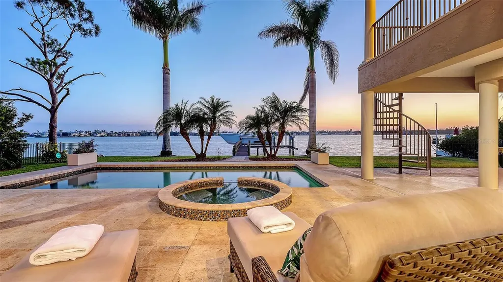 7342 Captain Kidd Avenue Sarasota FL 34231