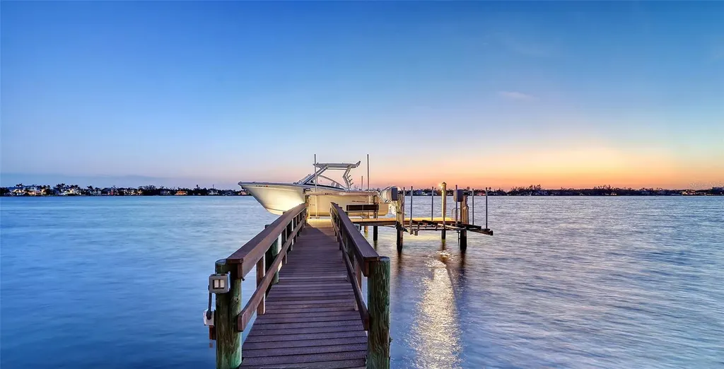 7342 Captain Kidd Avenue Sarasota FL 34231