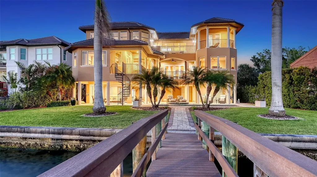 7342 Captain Kidd Avenue Sarasota FL 34231