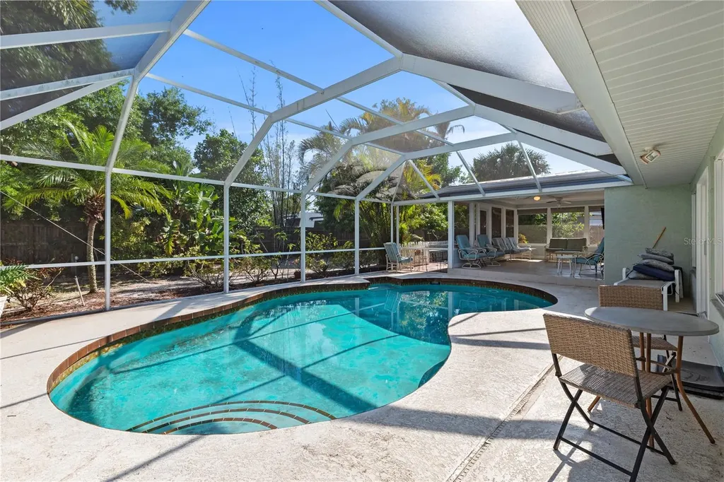7860 Holiday Drive Sarasota FL 34231