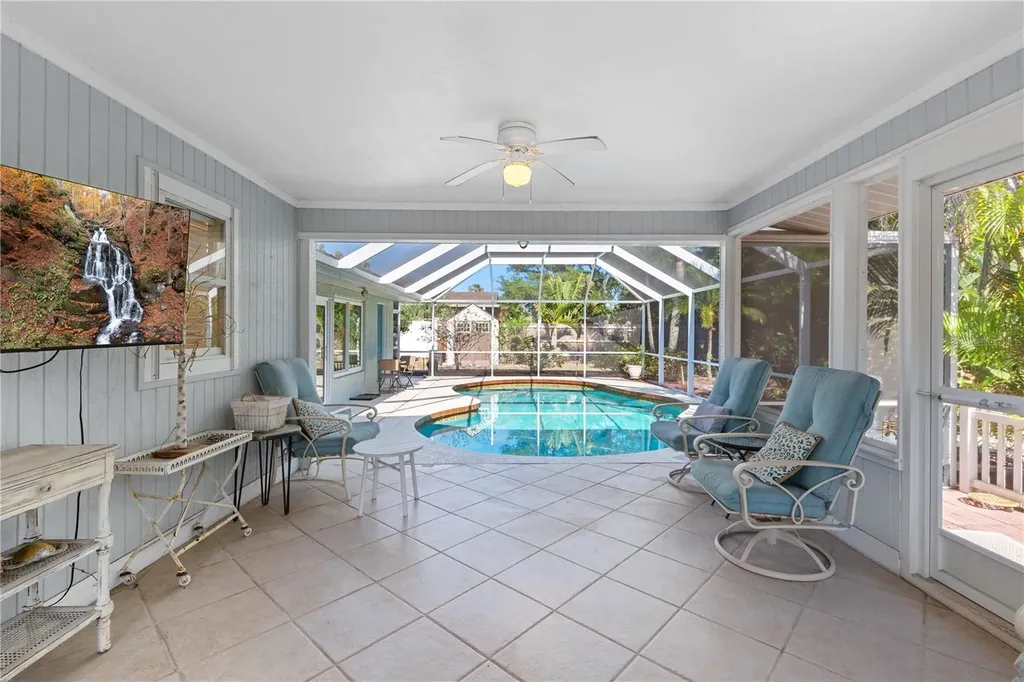 7860 Holiday Drive Sarasota FL 34231