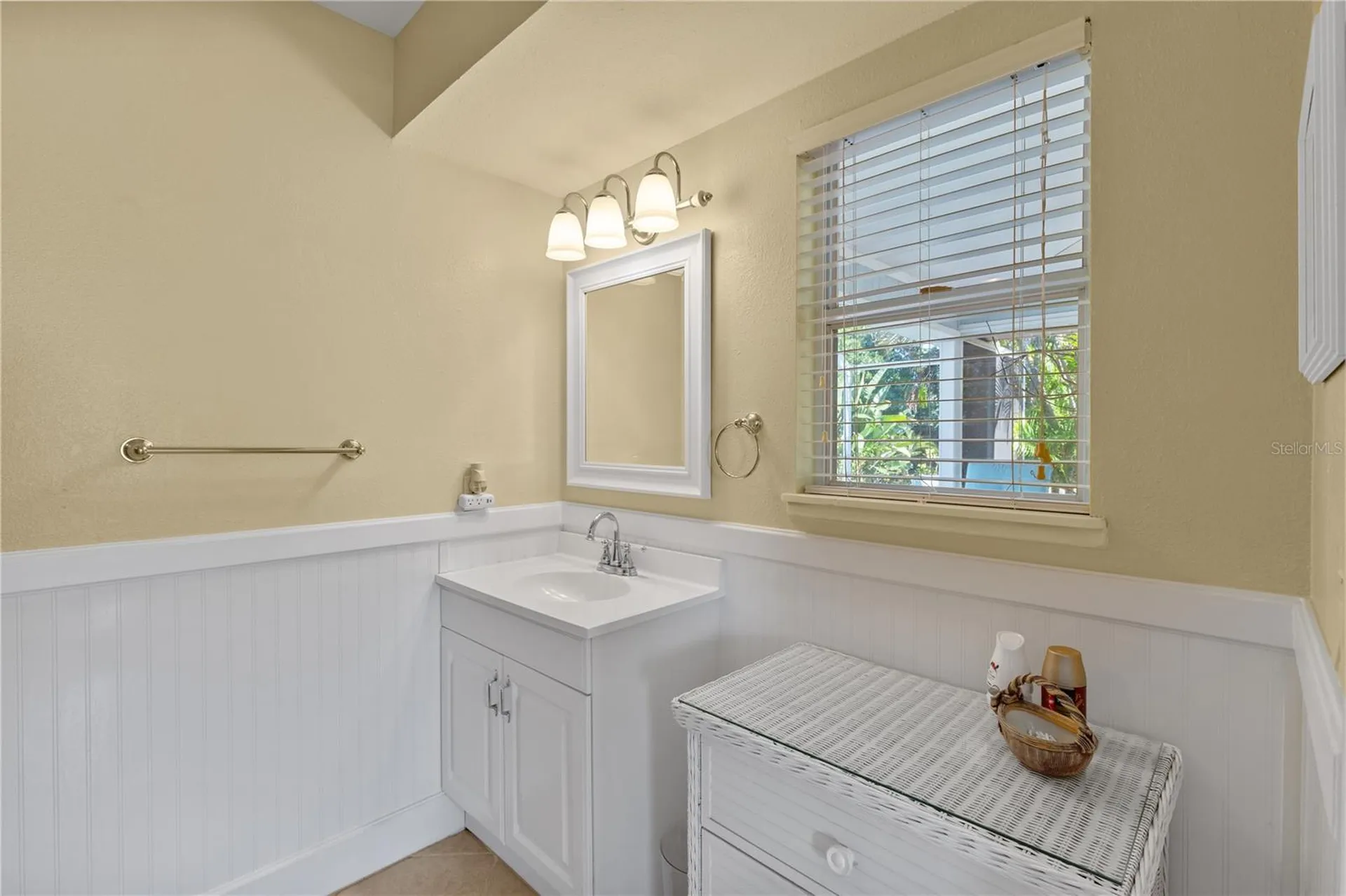 7860 Holiday Drive Sarasota FL 34231