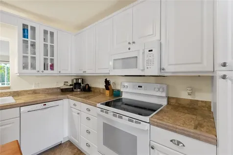 7860 Holiday Drive Sarasota FL 34231