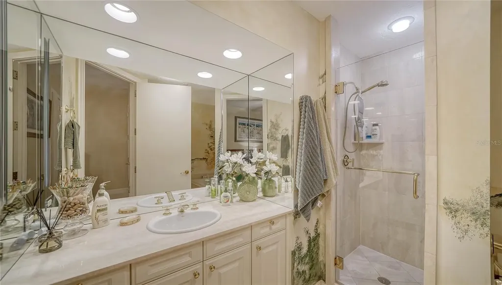 1241 Gulf Of Mexico Drive Longboat Key FL 34228