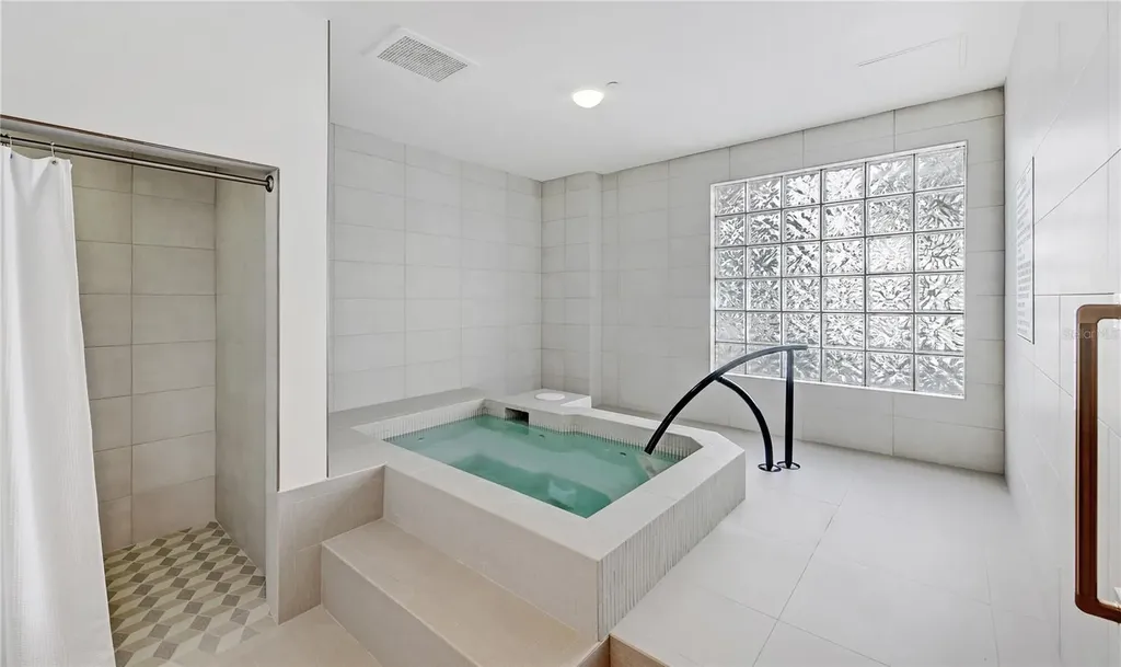 1241 Gulf Of Mexico Drive Longboat Key FL 34228